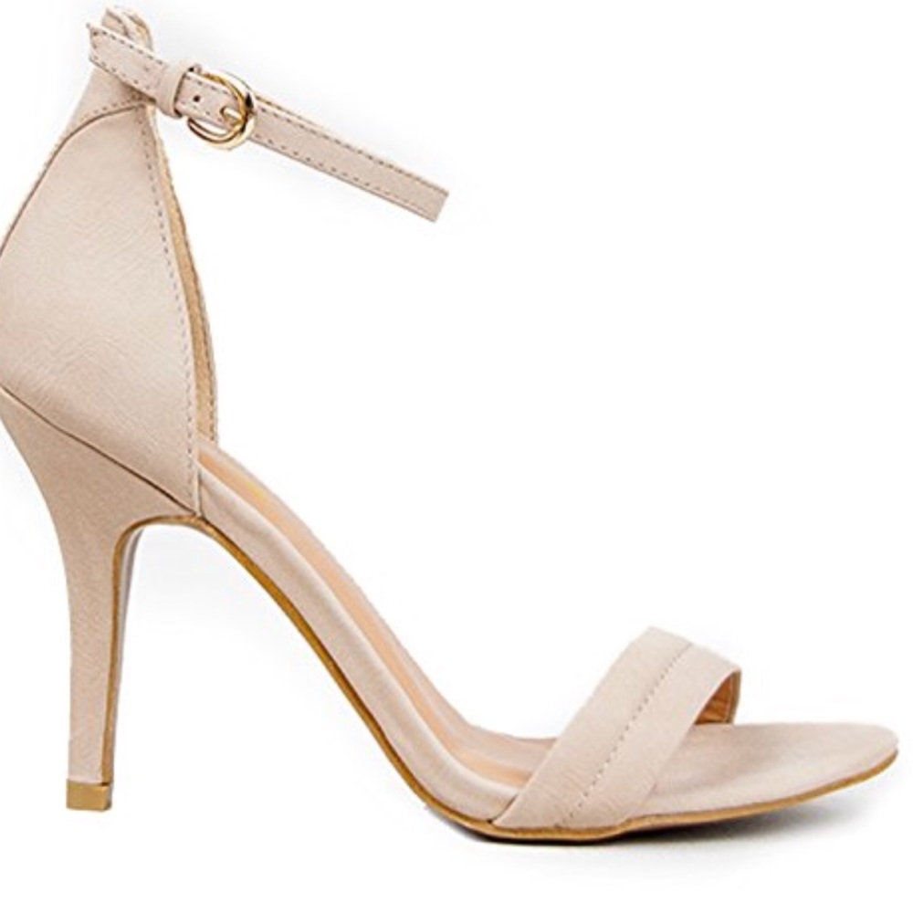 Nude ankle strap heels 👠